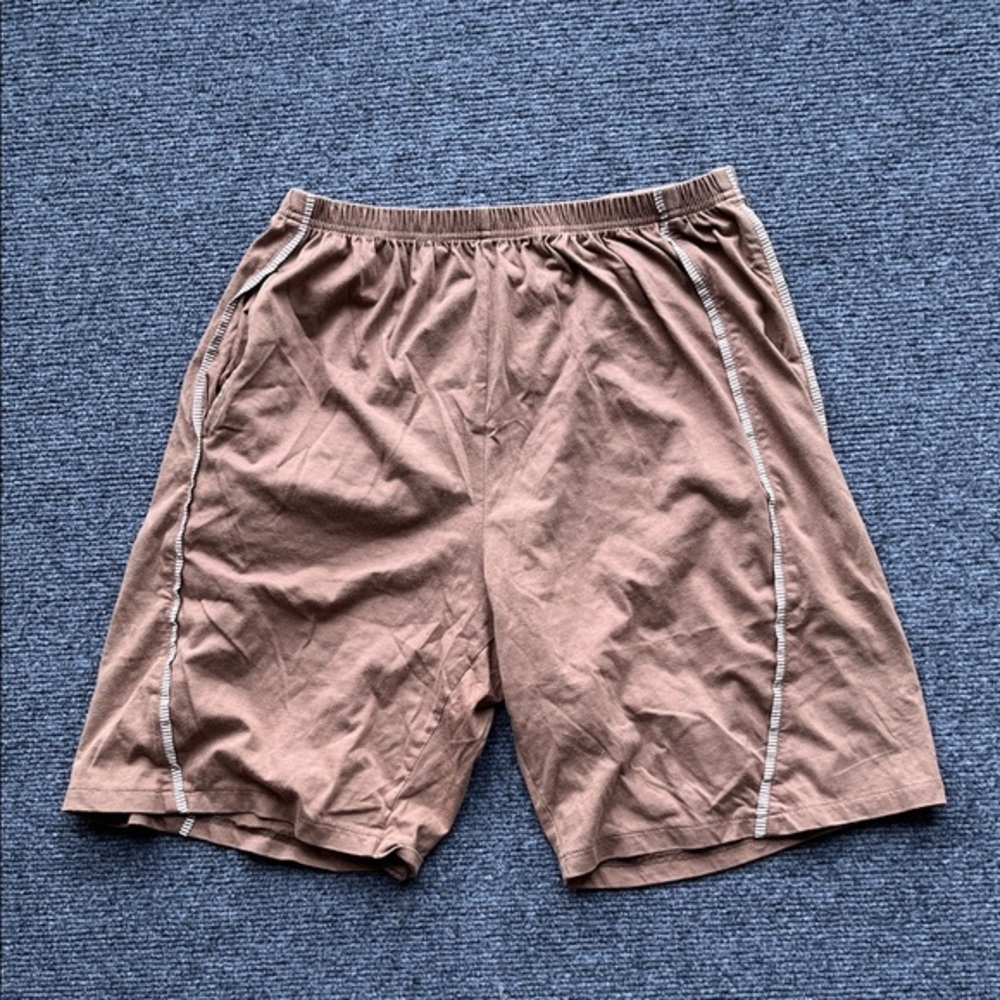 Men's Brown Athletic Shorts with Contrast Stitching